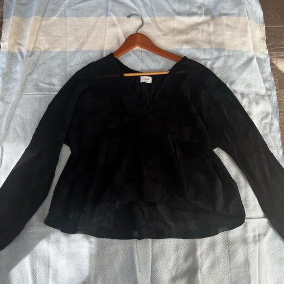 Aritzia Wilfred Sheer Blouse - Size Small - Picture 2 of 4